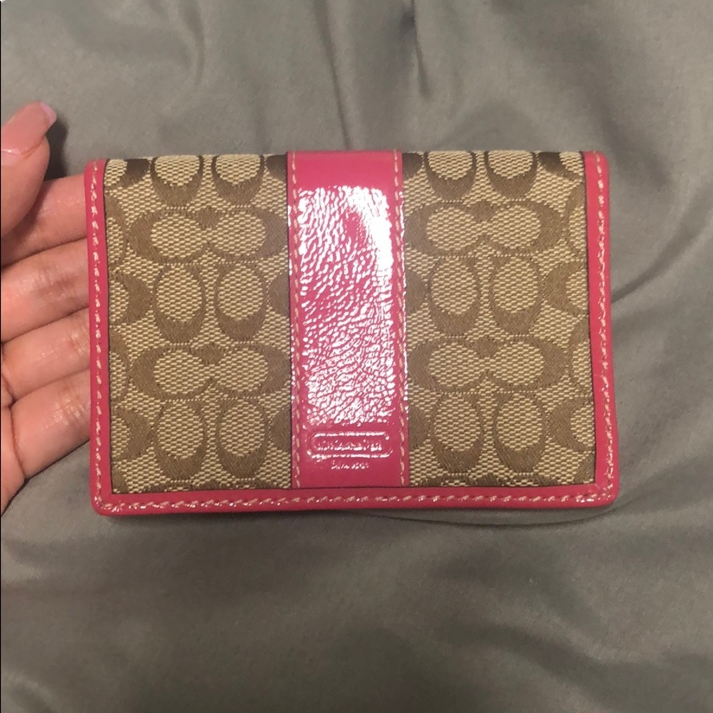 💯 Authentic COACH signature card case.